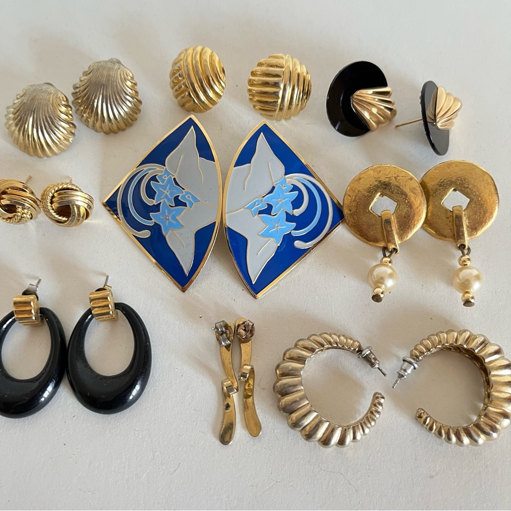 Vintage earrings lot Elegant Gold and Black Earrings Set